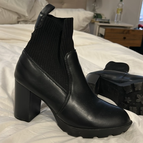 Size 39, unworn, soft leather mixed with wool inserts - Picture 3 of 4